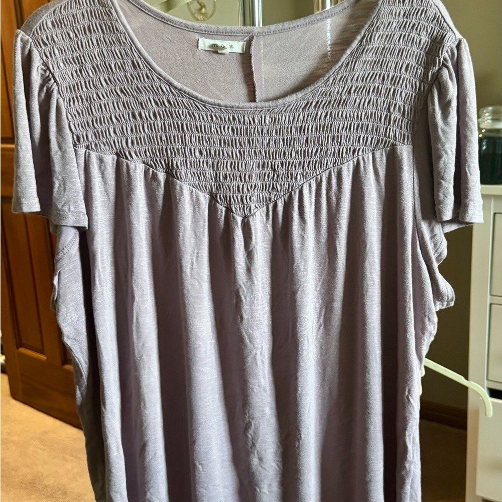 🏷️CLEARANCE🏷️Maurices Lavender Smocked Top